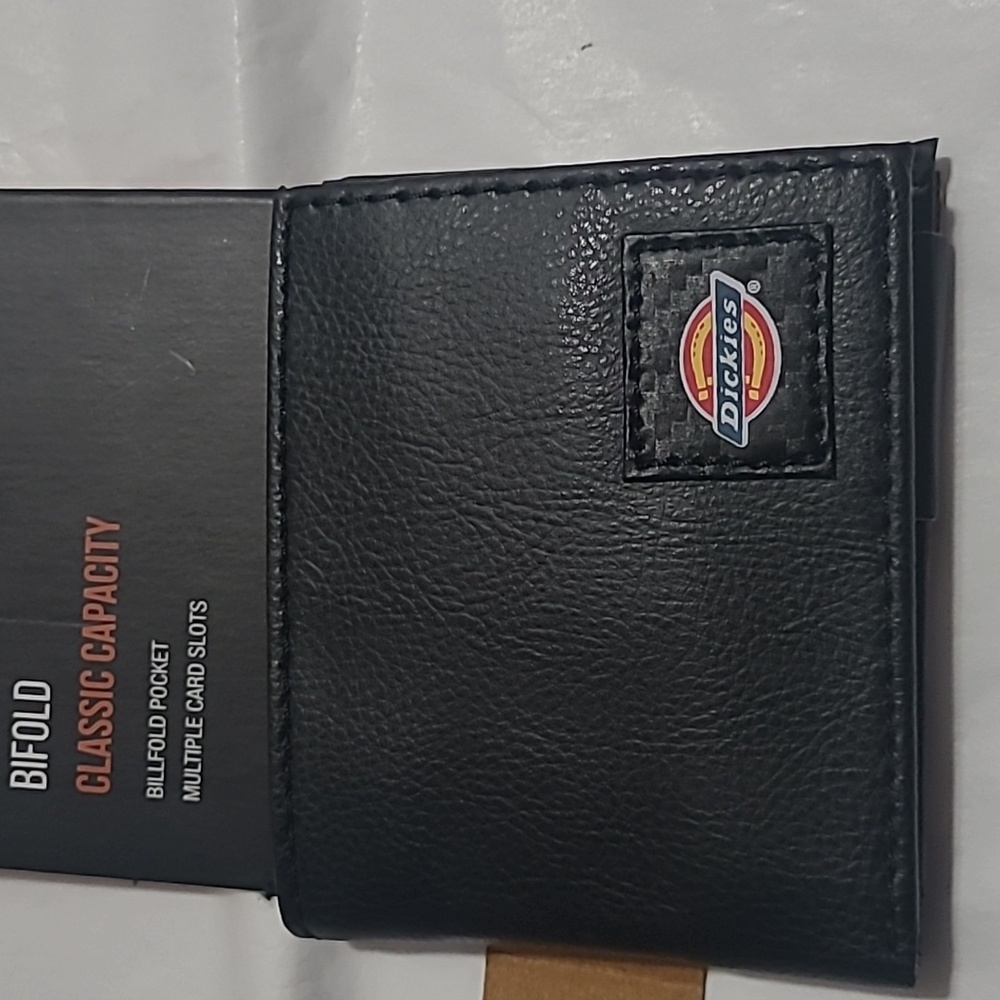 Dickies Leather Classic Capacity  Black Billfold Wallet